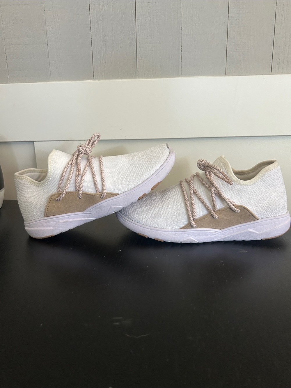 Vessi cityscape beige white waterproof women’s size 7